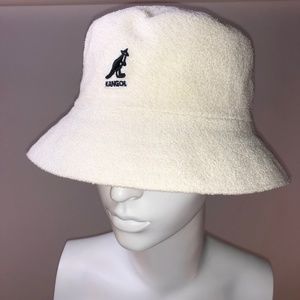 boucle bucket hat